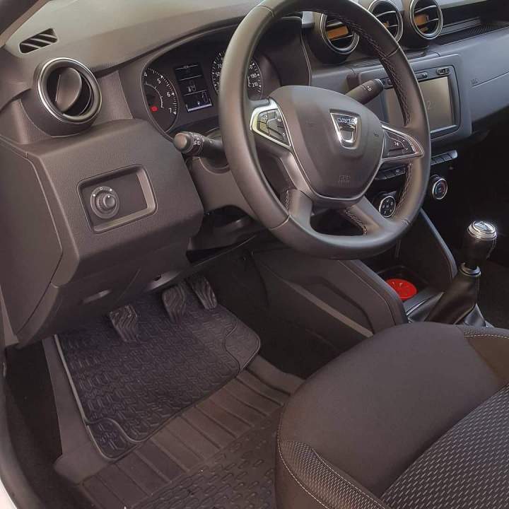 Nettoyage intérieur auto Le Robert