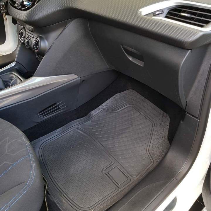 Nettoyage intérieur automobile Le Robert