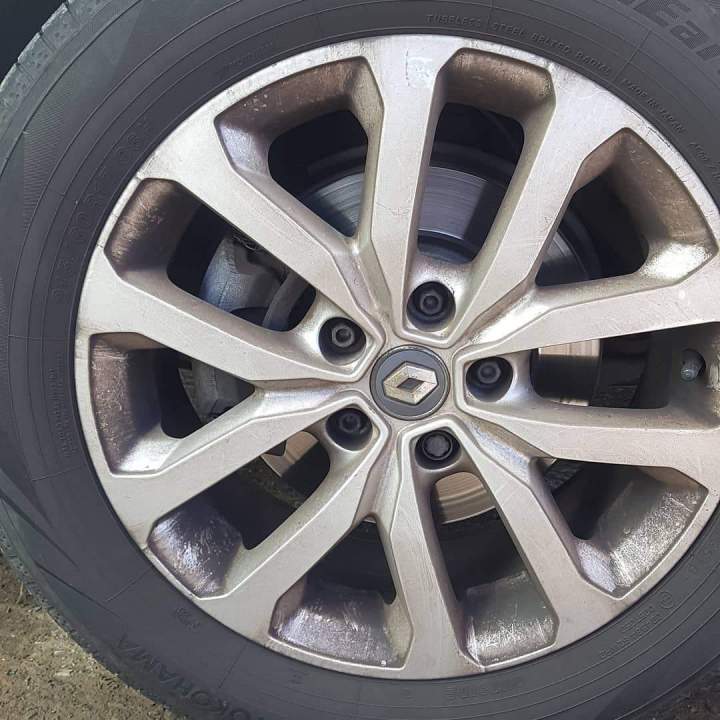 Nettoyage de pneus Le Robert