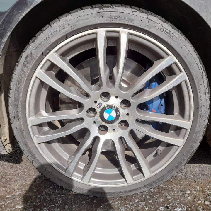 Nettoyage de pneus Le Robert